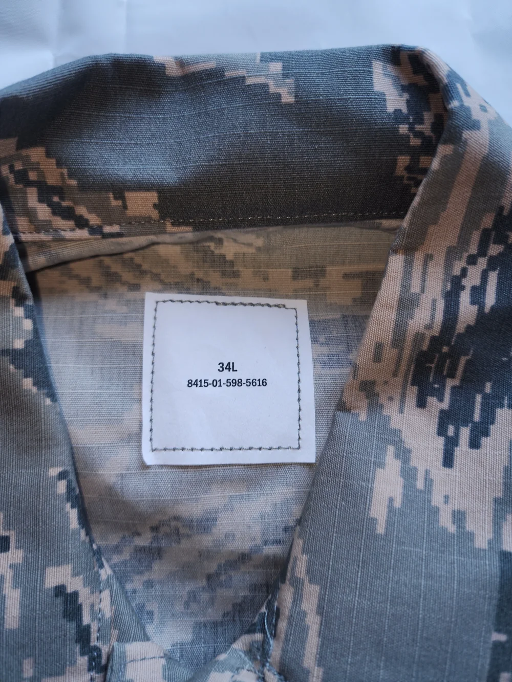 US ARMY Force Utility Camouflage Pattern Coat Men's Size 34L New!!!!..